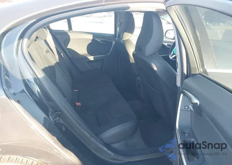 2013 Volvo S60 T5/T5 Platinum/T5 Premier/T5 Premier Plus z USA, uszkodzony, nr VIN YV1612FS6D2183078